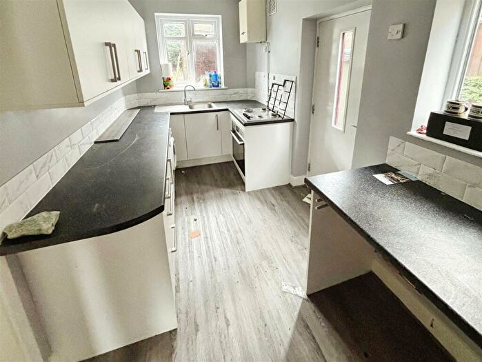 3 Bedroom Semi-Detached House For Sale In Westfield Road, Leicester, LE3