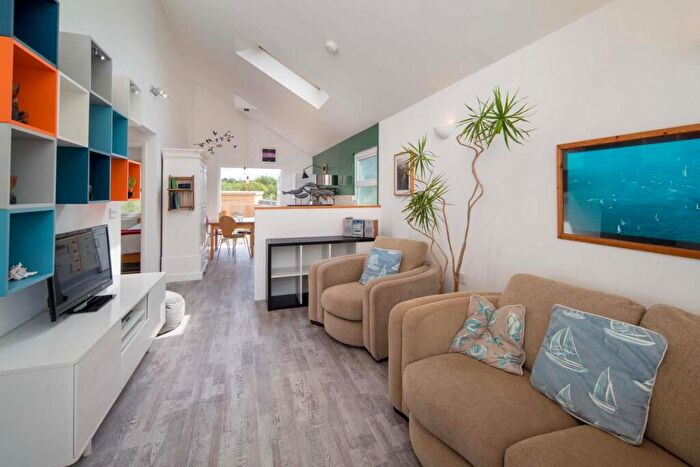 2 Bedroom Chalet For Sale In Chain Free Beach House - Marsh Road, Gurnard, PO31