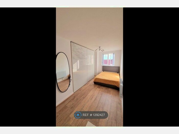 1 Bedroom Flat To Rent In Field House, Morden, SM4