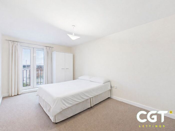 2 Bedroom Flat To Rent In Lime Court, Great Western Road, Gloucester, GL1