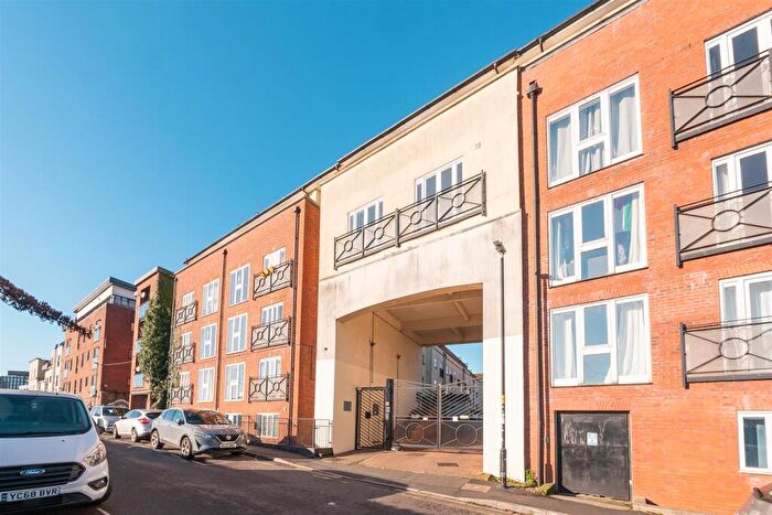 2 Bedroom Flat For Sale In Midland Mews, Waterloo Road, BS2