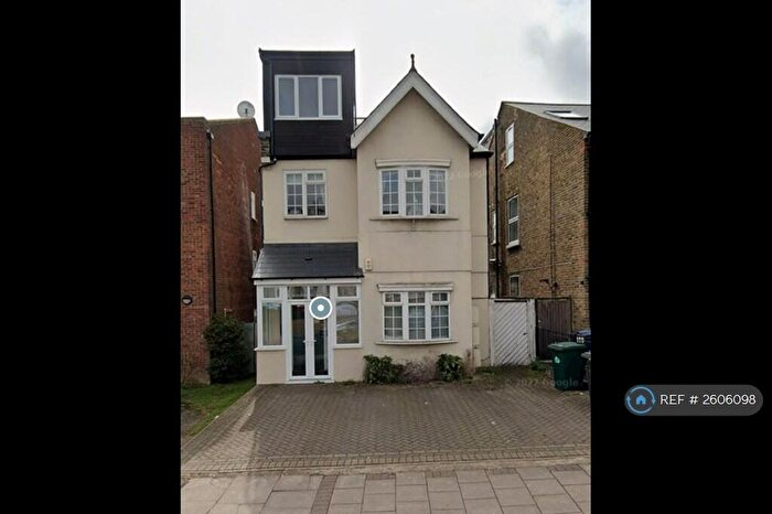 2 Bedroom Flat To Rent In Finchley Lane, London, NW4