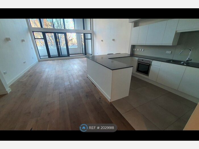 2 Bedroom Flat To Rent In Lofthaus Apartments, Romford, RM1