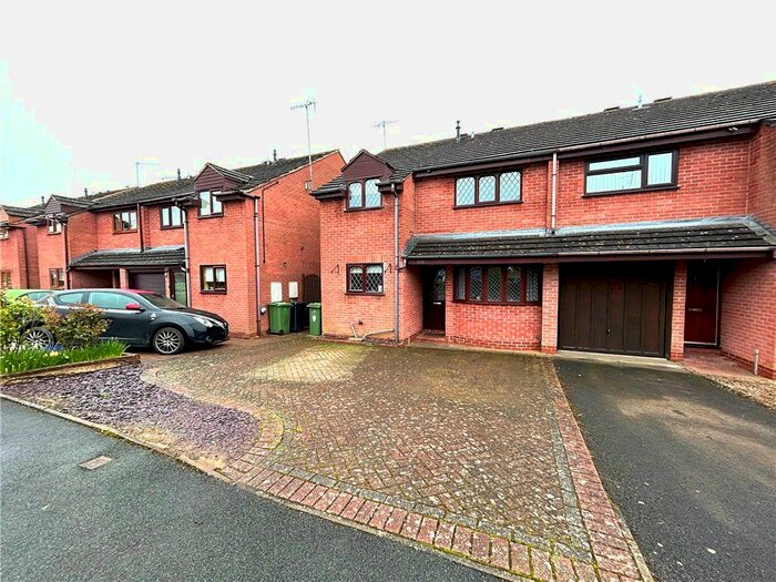 3 Bedroom Semi-Detached House For Sale In Farleigh Road, Pershore, Worcestershire, WR10