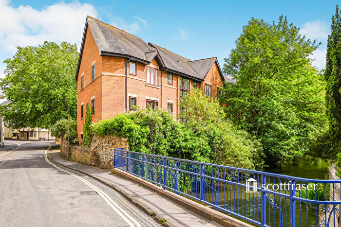 2 Bedroom Apartment To Rent In Swan Court, Paradise Street, OX1