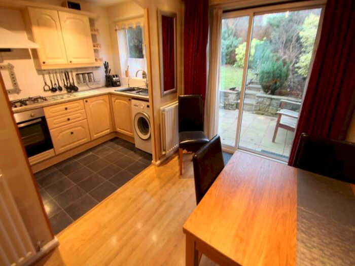 2 Bedroom House To Rent In Livinia Grove, Leeds, LS7