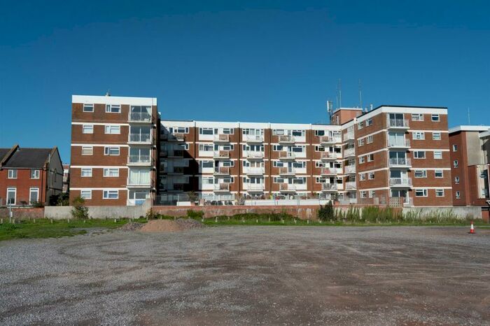 2 Bedroom Flat To Rent In Sea Front, Hayling Island, PO11