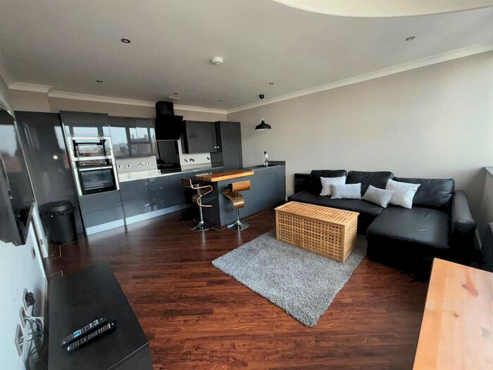 1 Bedroom Flat To Rent In Essex House, Hull, HU1