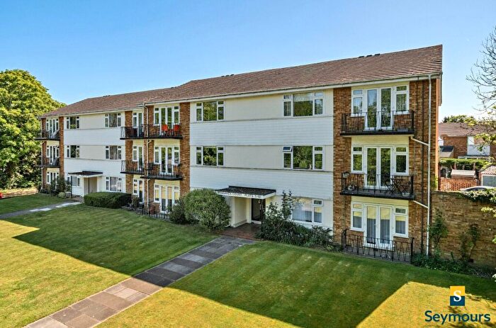 2 Bedroom Flat For Sale In London Road, Guildford, Surrey, GU1