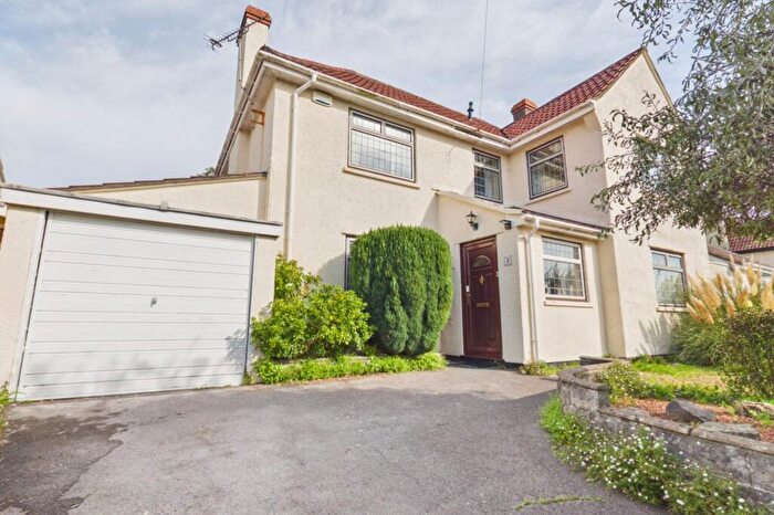 4 Bedroom Detached House For Sale In Thackeray Road, Clevedon, North Somerset, BS21