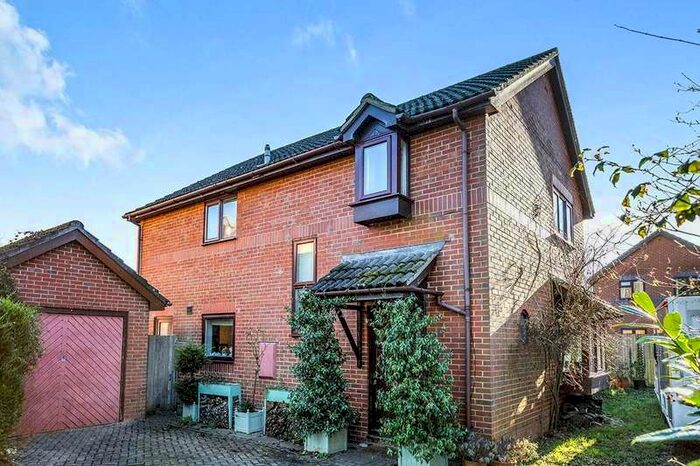 4 Bedroom Detached House To Rent In The Bines, Paddock Wood, Tonbridge, Kent, TN12