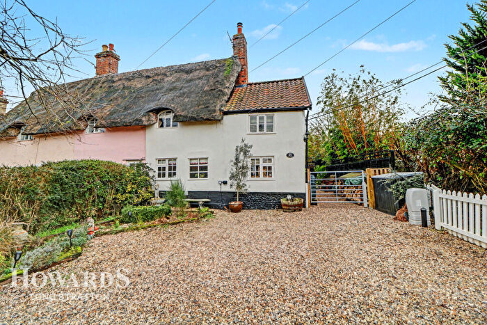 2 Bedroom Cottage For Sale In The Street, Fritton, NR15