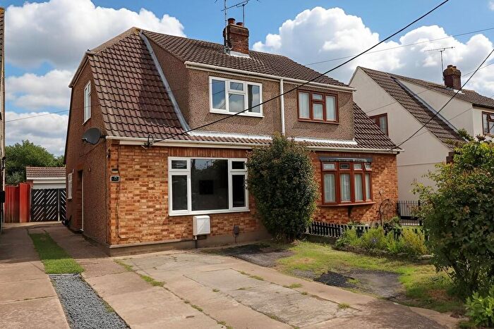 3 Bedroom Semi-Detached House For Sale In Benfleet, SS7