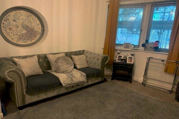 1 Bedroom Flat To Rent In Royal Quay, Liverpool, L3