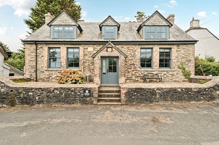 3 Bedroom Property To Rent In Truro, TR3