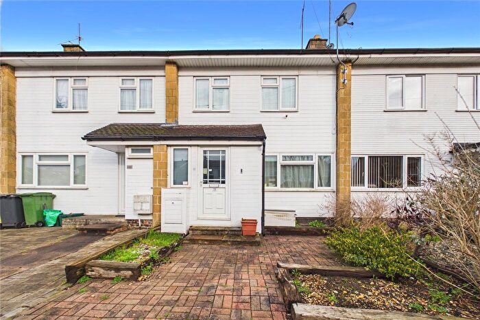3 Bedroom Terraced House For Sale In Meadow Way, Theale, Reading, West Berkshire, RG7