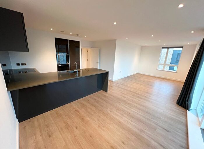 2 Bedroom Flat To Rent In Allen House, Heritage Walk, Brentford, TW8
