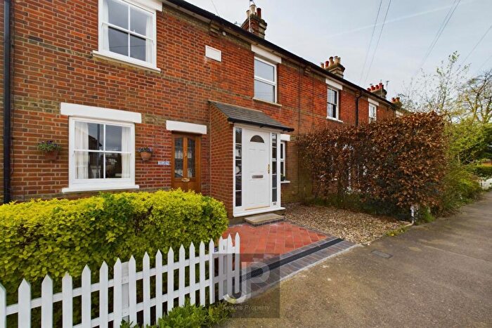 2 Bedroom Cottage For Sale In Woodman Road, Warley, Brentwood, CM14