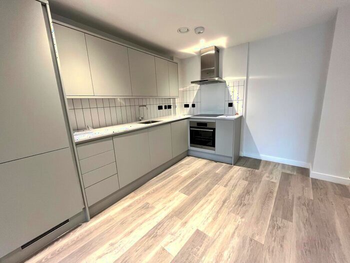 1 Bedroom Apartment To Rent In Apex Lofts, Warwick Street. Birmingham., B12