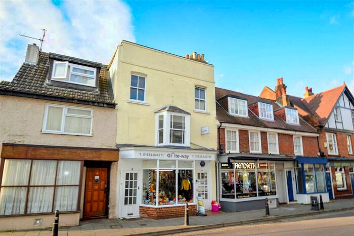 4 Bedroom Apartment To Rent In High Street, Brompton, Gillingham, ME7
