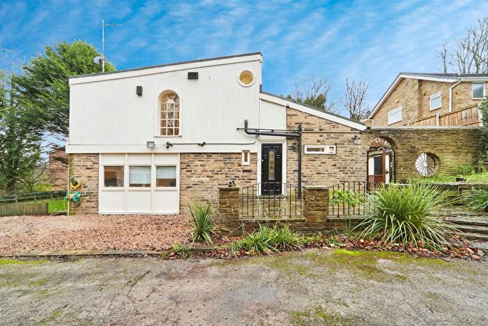 3 Bedroom Detached House For Sale In Park Drive, Bradford, BD9