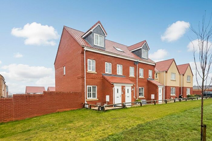 3 Bedroom End Of Terrace House For Sale In Hudson Way, Hadleigh, IP7