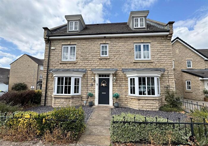 5 Bedroom Detached House For Sale In Birkhead Close, Kirkburton, Huddersfield, HD8
