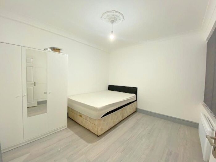 Studio To Rent In Oldfield Circus, Greenford, UB5