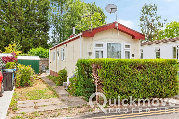 2 Bedroom Park Home For Sale In Windsor, Berkshire, SL4