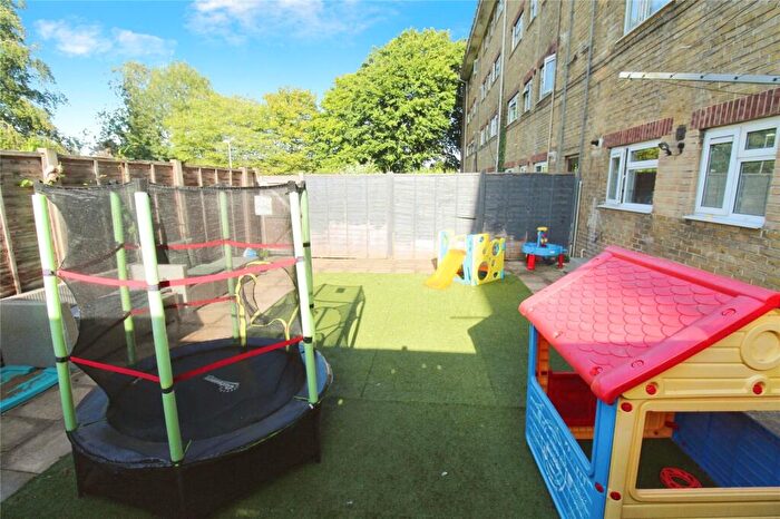 2 Bedroom Flat For Sale In Green Park Road, Southampton, Hampshire, SO16