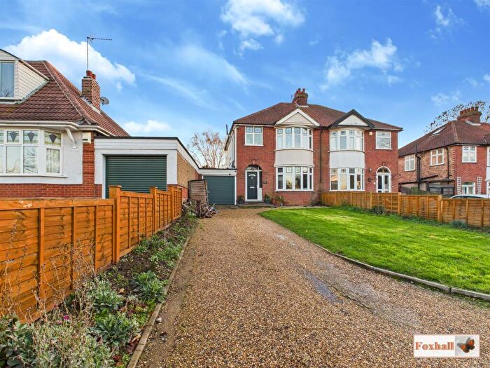 3 Bedroom Semi Detached House For Sale In Woodbridge Road East, Ipswich, IP4