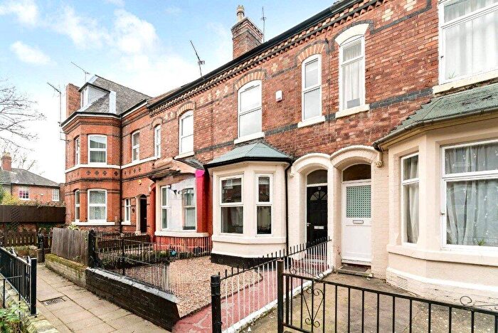 3 Bedroom Terraced House For Sale In Tudor Grove, Nottingham, Nottinghamshire, NG1