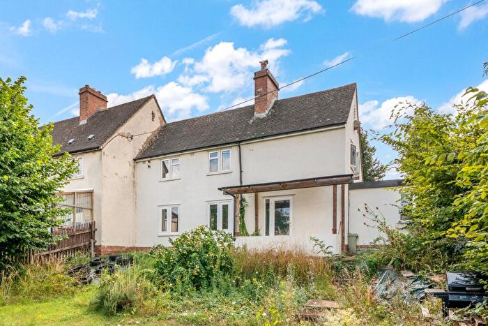 3 Bedroom Semi-Detached House For Sale In West Tynings, Nailsworth, GL6