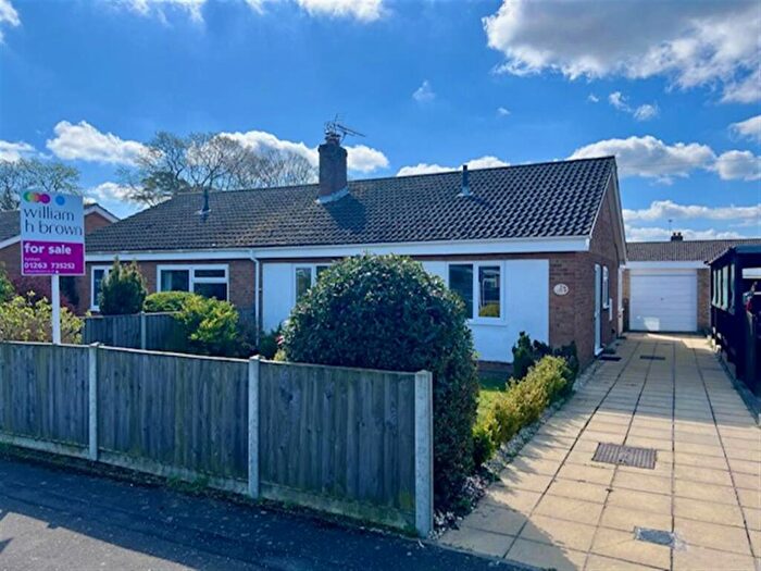 2 Bedroom Semi-Detached Bungalow For Sale In Purdy Way, Aylsham, Norwich, NR11