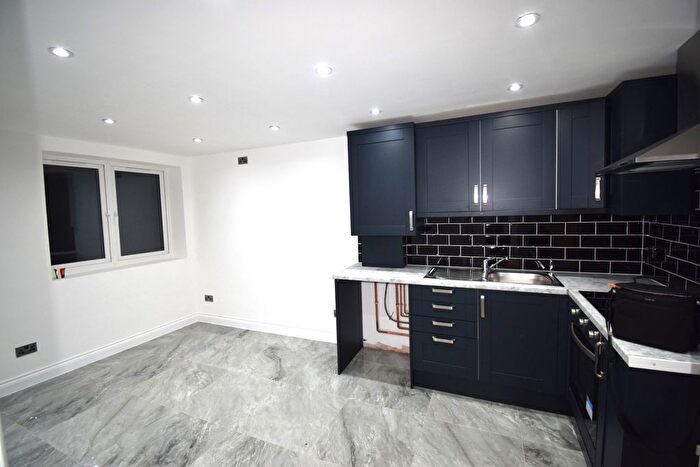 2 Bedroom Flat To Rent In Dagenham, RM8