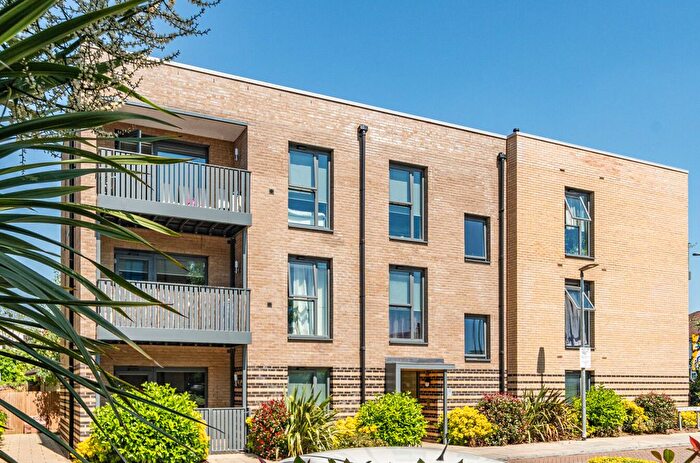 1 Bedroom Flat For Sale In Merriam Close, Highams Park, London, E4