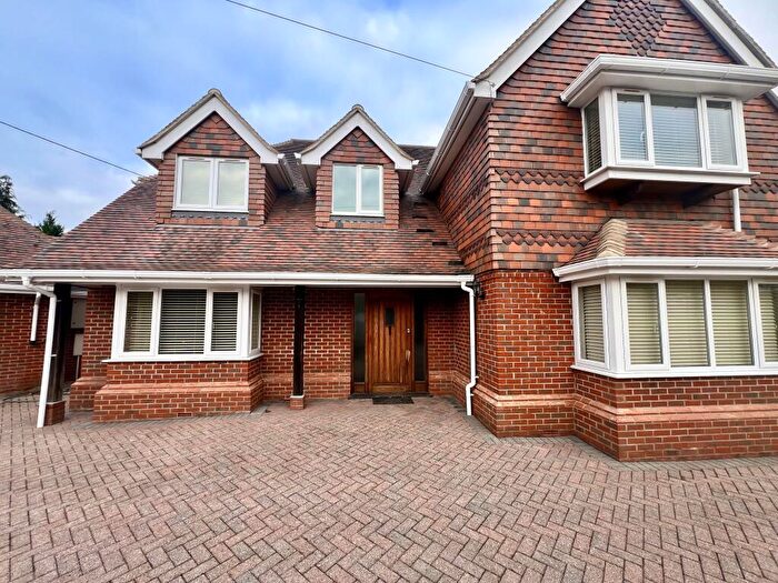 1 Bedroom Detached House To Rent In Longmoor Road, Liphook, GU30