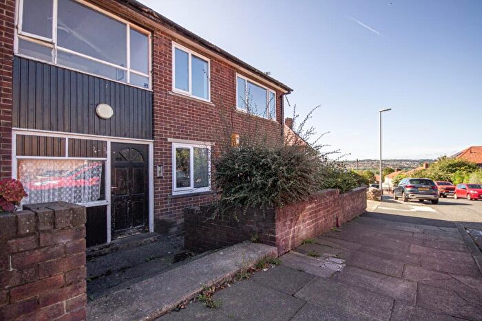 2 Bedroom Flat To Rent In Maple Court, Maple Grove, Gateshead, Tyne And Wear, NE8