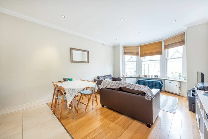 2 Bedroom Flat To Rent In Freeland Road, Ealing, London, W5