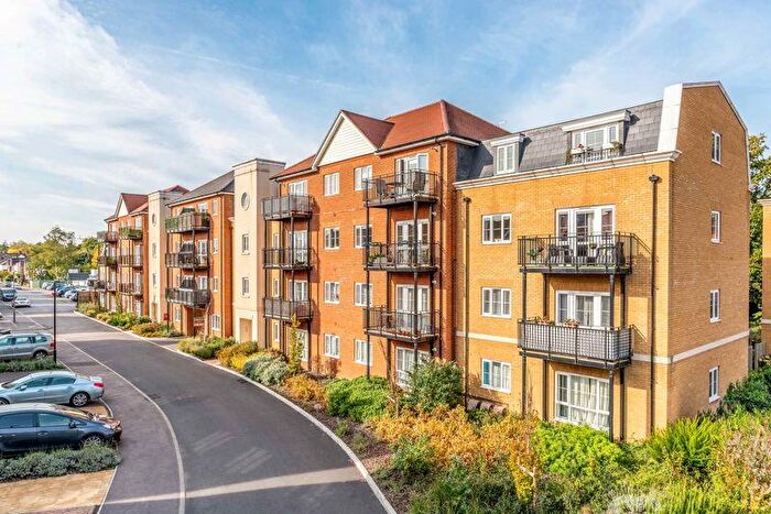 2 Bedroom Flat For Sale In Alderson Grove, Hersham, Walton-On-Thames., KT12
