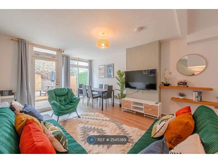 3 Bedroom Terraced House To Rent In Ambergate Street, London, SE17