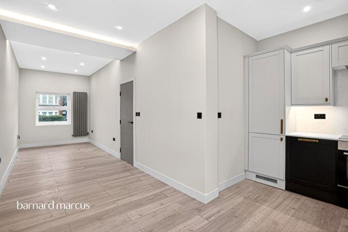 2 Bedroom Flat For Sale In Windmill Road, Croydon, CR0