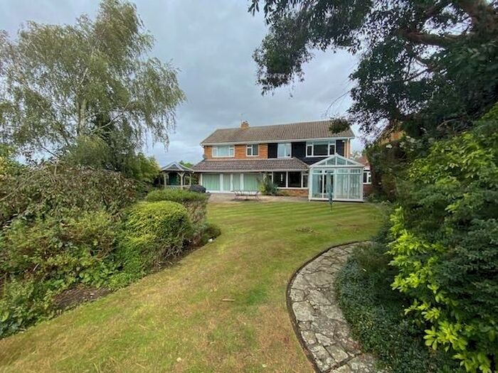 5 Bedroom Detached House To Rent In Wain Close, Little Heath, Herts, EN6