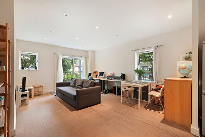 1 Bedroom Flat To Rent In Rosse Gardens, Desvignes Drive, London, SE13