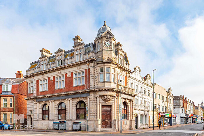 1 Bedroom Maisonette For Sale In Christchurch Road, Bournemouth, BH1