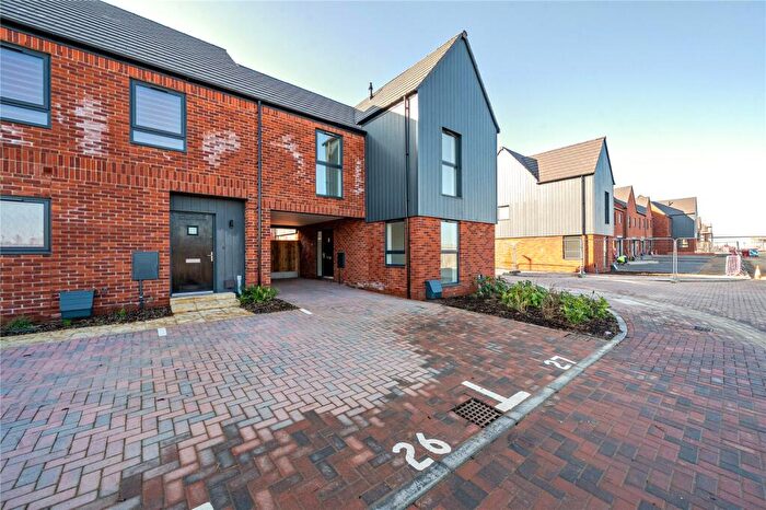 3 Bedroom Terraced House To Rent In Mistletoe Road, Houghton Regis, Dunstable, LU5