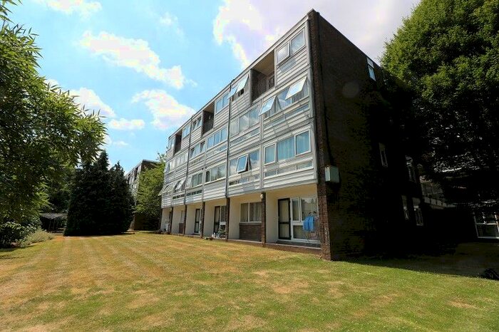 1 Bedroom Flat To Rent In Fairlea Place, Ealing, London., W5