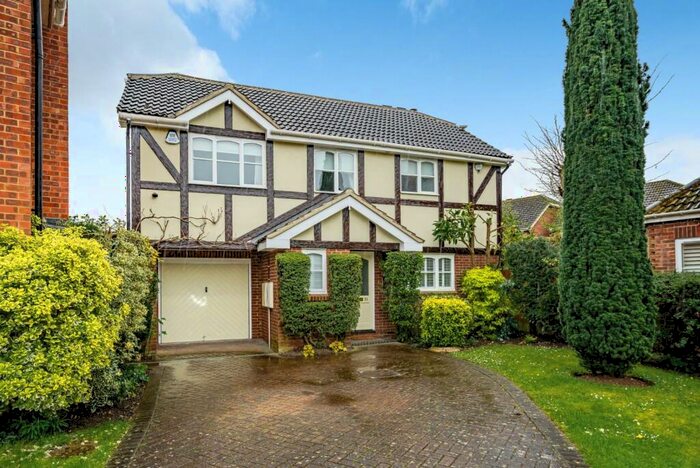 3 Bedroom Detached House To Rent In Stonebridge Field, Eton, SL4