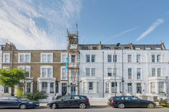 2 Bedroom Flat To Rent In Sinclair Road, London, W14