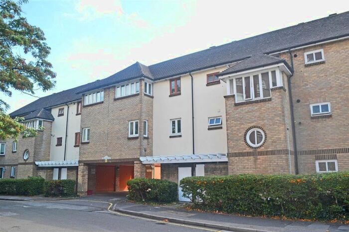 1 Bedroom Flat To Rent In Manor House Way, Isleworth, TW7
